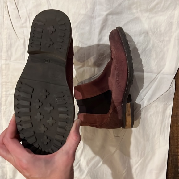 Beautiful Italian suede deep pink boots - Picture 3 of 5